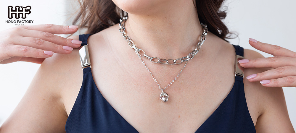 Jewelry for Different Body Types : A Style Guide to flattering jewelry