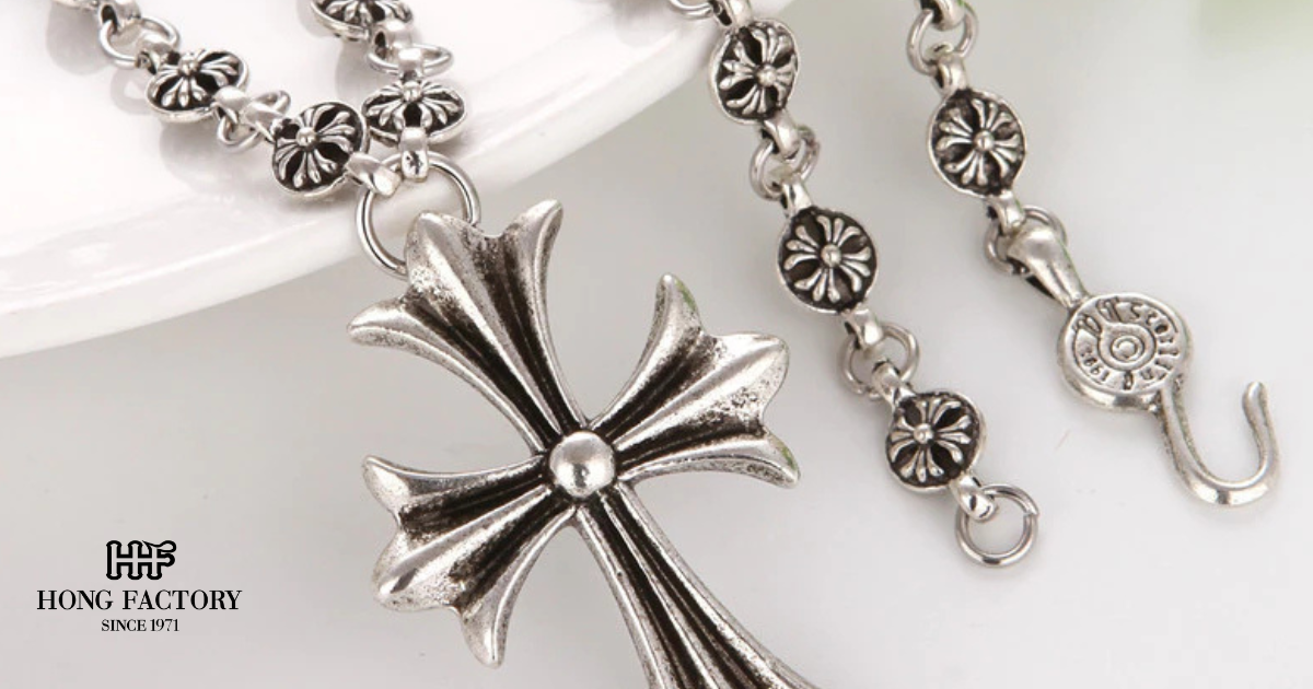 Silver Jewellery in Streetwear Fashion: Urban Edge, Modern Identity, and Everyday Style